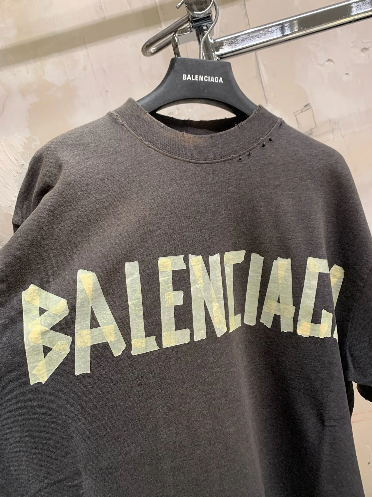 BALENCIAGA  |Tape Type T-shirt Medium Fit in Dark Green