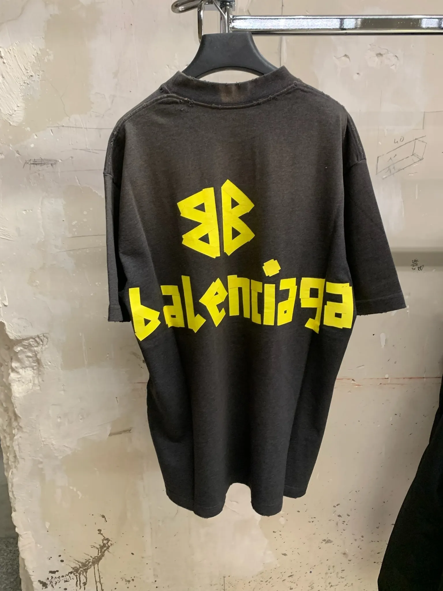 BALENCIAGA  |Tape Type T-shirt Medium Fit in Dark Green