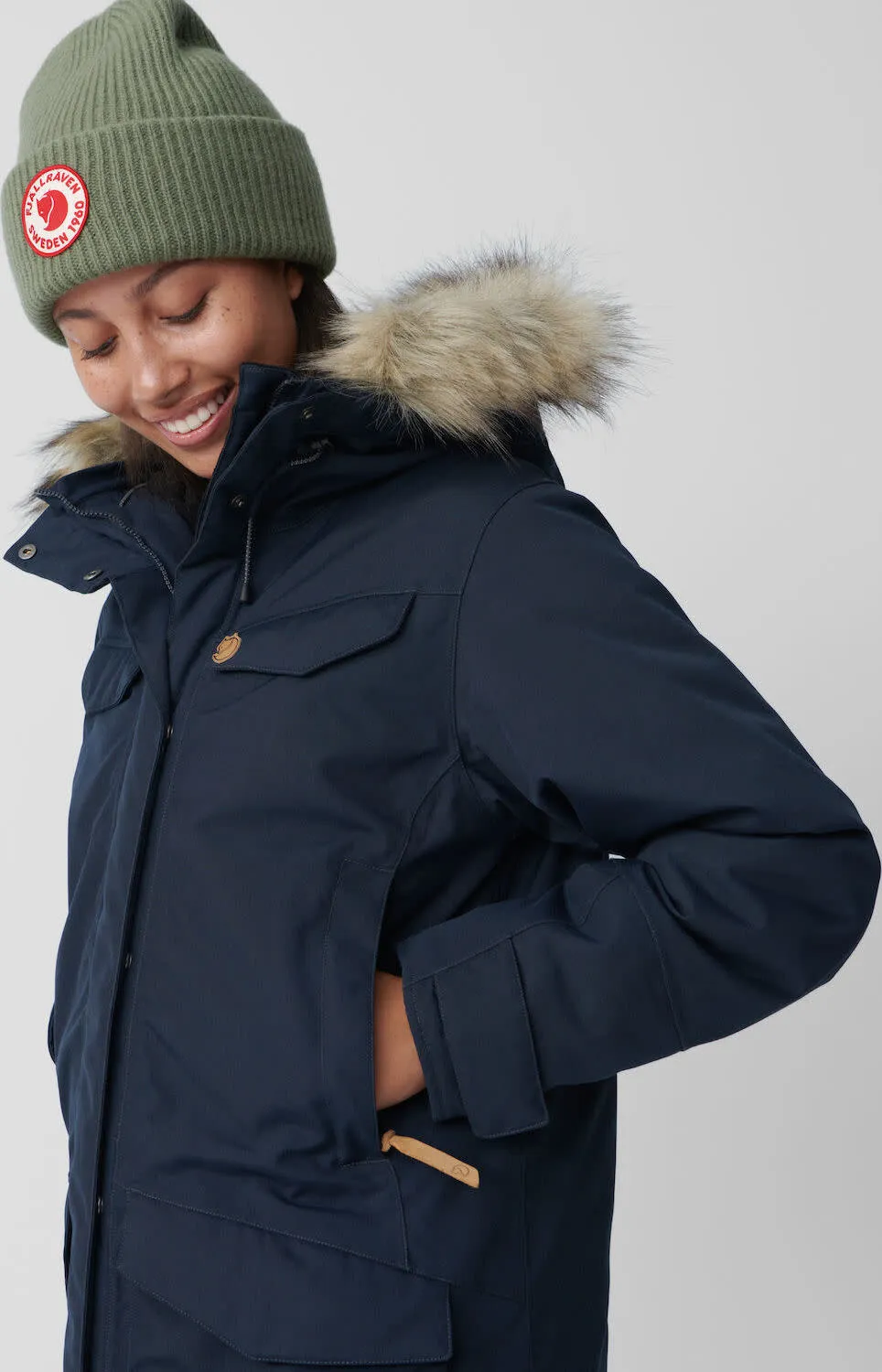 Fjällräven Women's Nuuk Parka Dark Navy | Buy Fjällräven Women's Nuuk Parka Dark Navy here | Outnorth