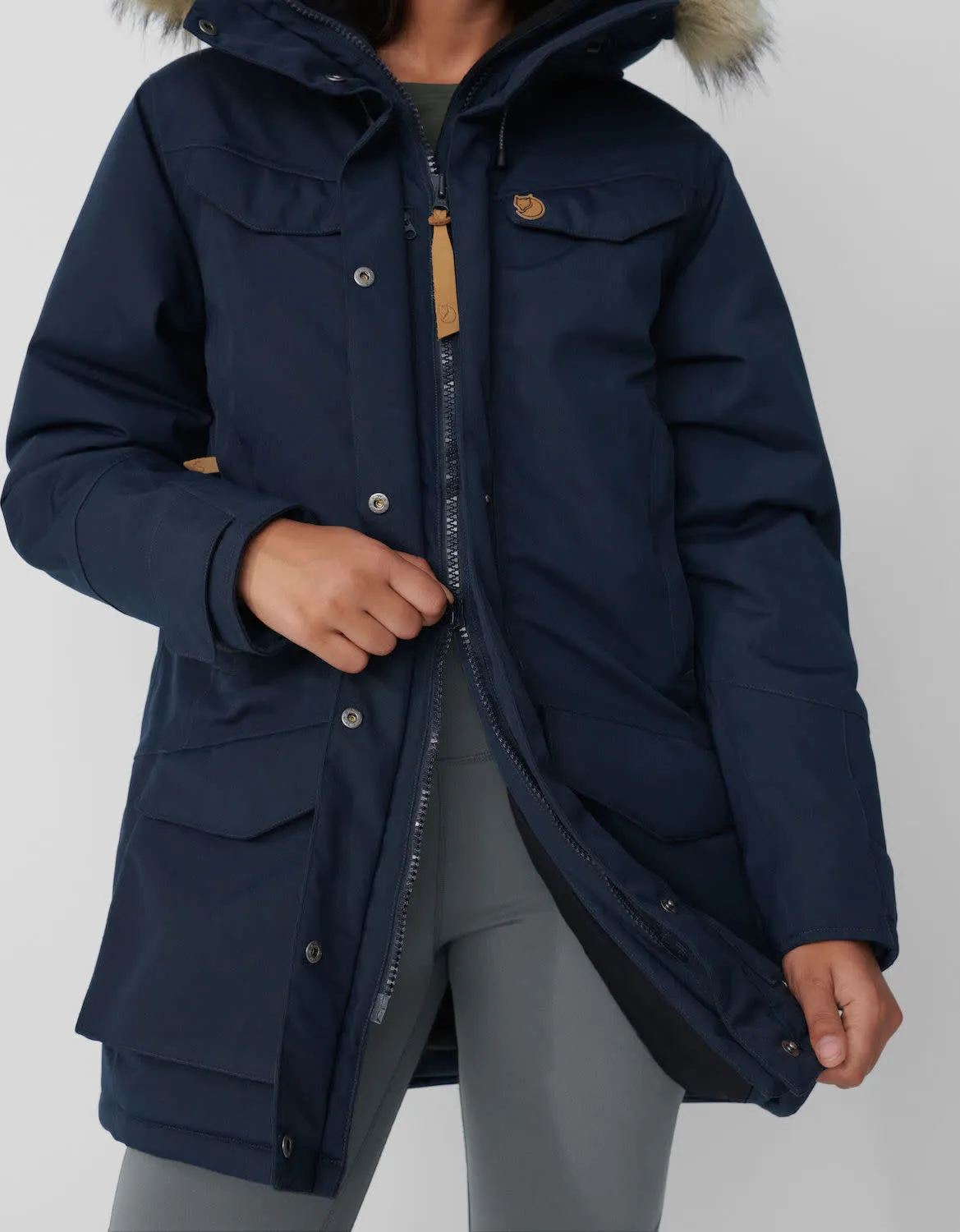 Fjällräven Women's Nuuk Parka Dark Navy | Buy Fjällräven Women's Nuuk Parka Dark Navy here | Outnorth