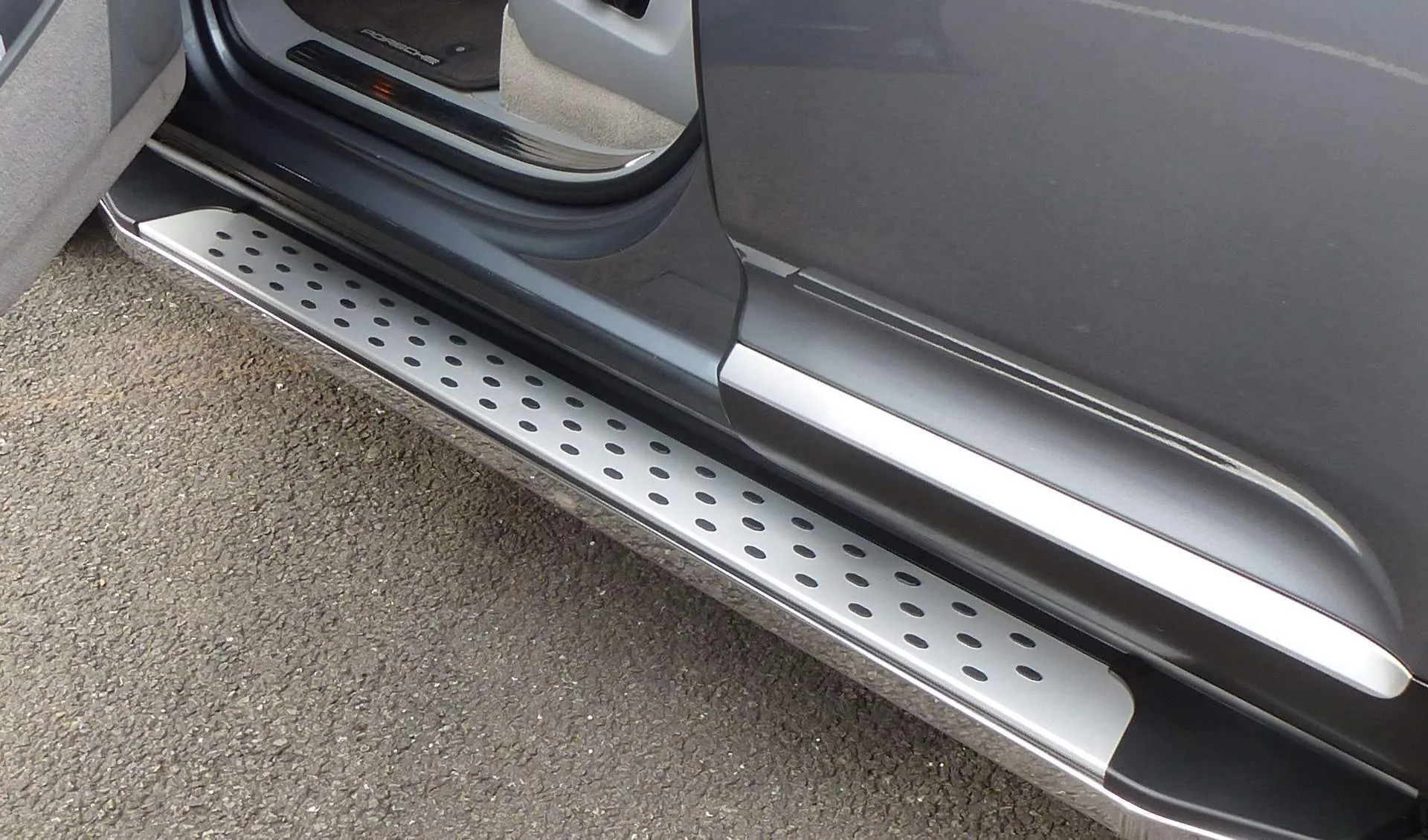 Freedom Side Steps Running Boards for Porsche Cayenne 2002-2007