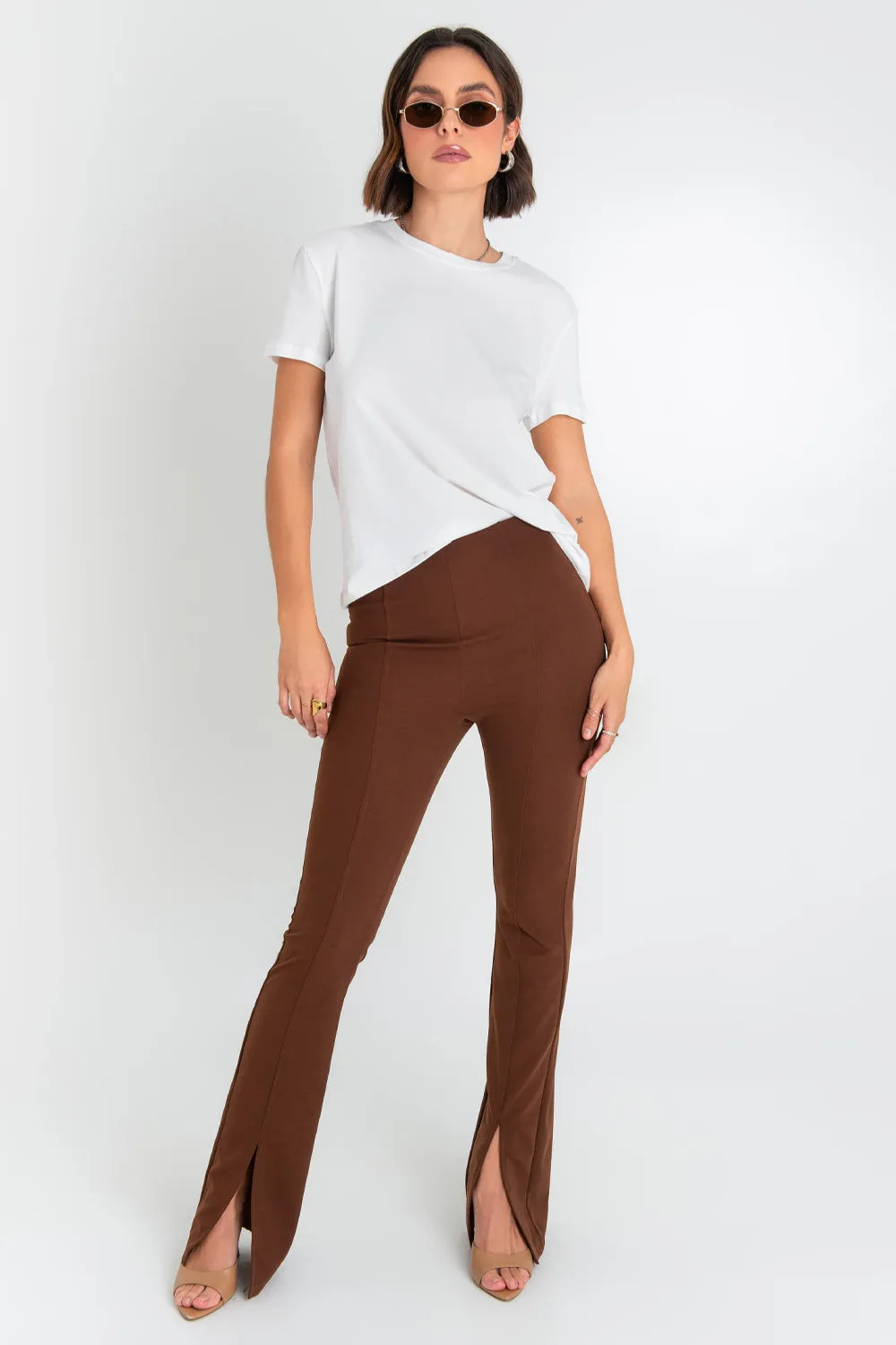 Legging ajustado flare raya con abertura