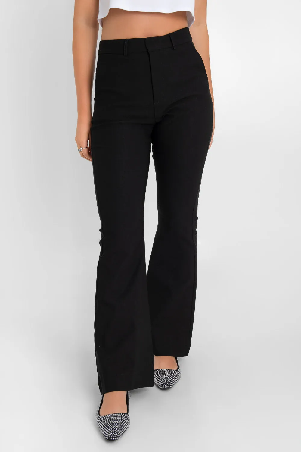 Pantalón ajustado de fit flare tiro alto