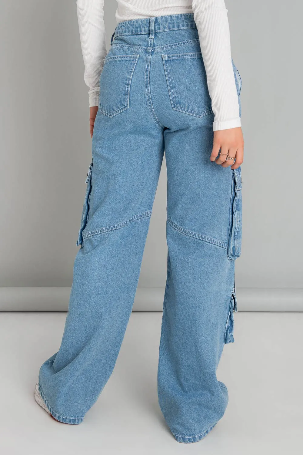 Pantalón cargo multipocket de denim fit wide leg