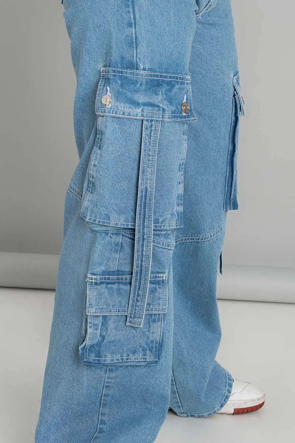 Pantalón cargo multipocket de denim fit wide leg