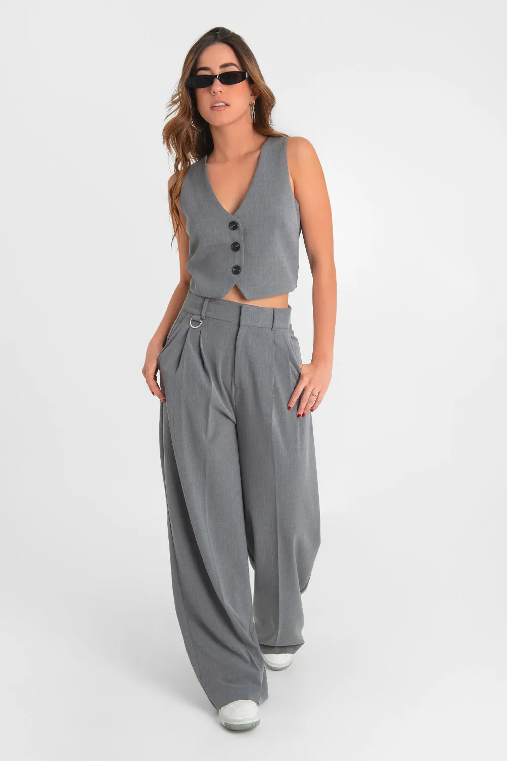 Pantalón fit wide leg con pinzas argolla