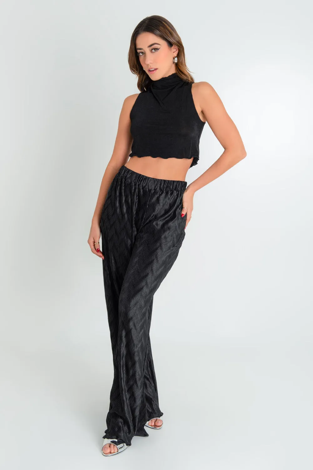 Pantalón satinado wide leg con textura