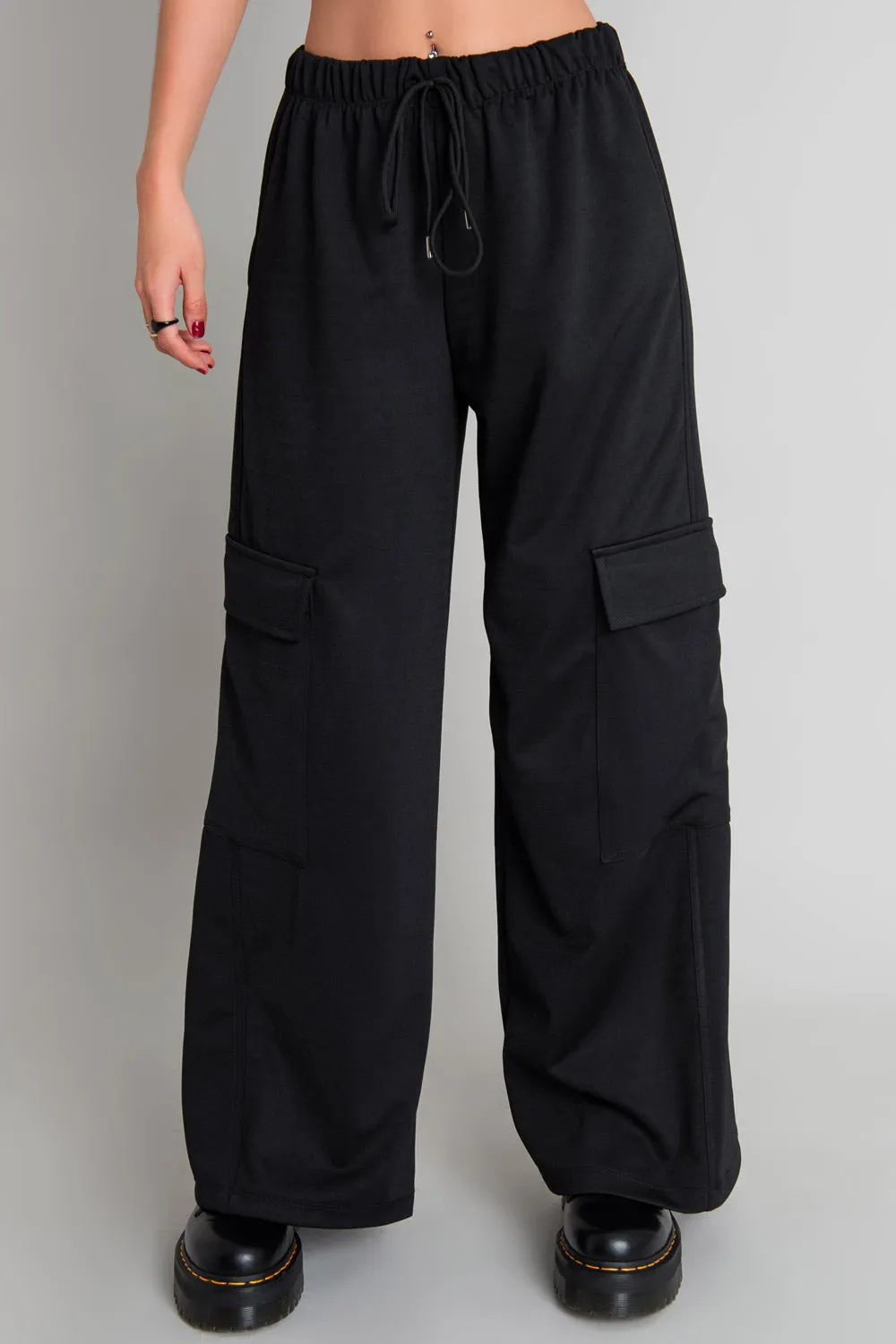 Pantalón wide leg cargo cintura alta con jareta